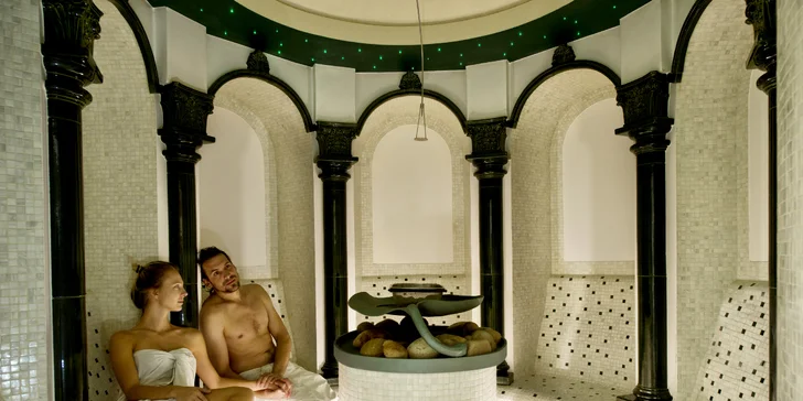4* relax v Karlových Varoch: bazénové a wellness centrum aj kúpeľné procedúry, raňajky či polpenzia