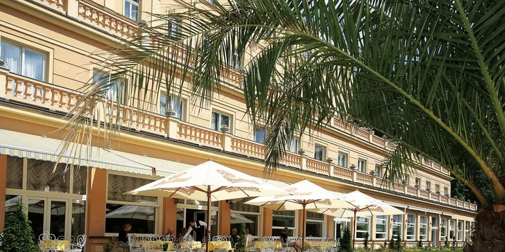 4* relax v Karlových Varoch: bazénové a wellness centrum aj kúpeľné procedúry, raňajky či polpenzia