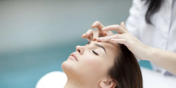 Suchá, mokrá alebo relaxačná? Doprajte svojim nohám pedikúru alebo kompletný relaxačný balíček!