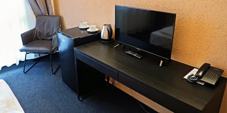 Až 15 dní pri Lipne: moderná izba aj s balkónom, donáška raňajok a vína na izbu