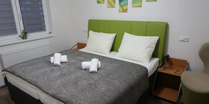 Až 15 dní pri Lipne: moderná izba aj s balkónom, donáška raňajok a vína na izbu
