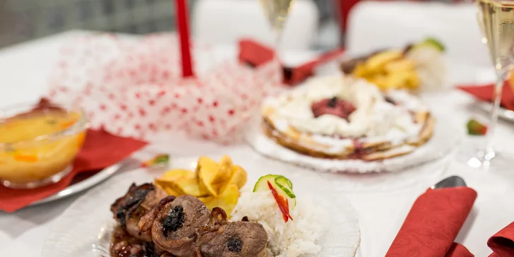 Trojchodová večera s fľašou sektu v Atelier Caffe & Restaurant