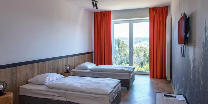 Spoznajte krásu poľských Beskýd: hotel len 1 km od hraníc, izba s balkónom a polpenzia