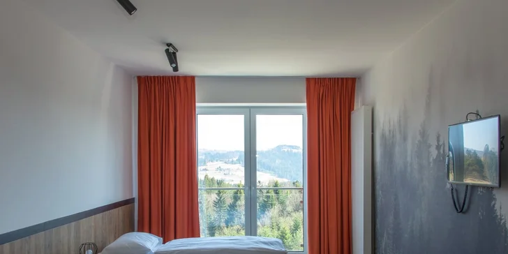 Spoznajte krásu poľských Beskýd: hotel len 1 km od hraníc, izba s balkónom a polpenzia