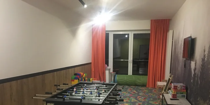 Spoznajte krásu poľských Beskýd: hotel len 1 km od hraníc, izba s balkónom a polpenzia