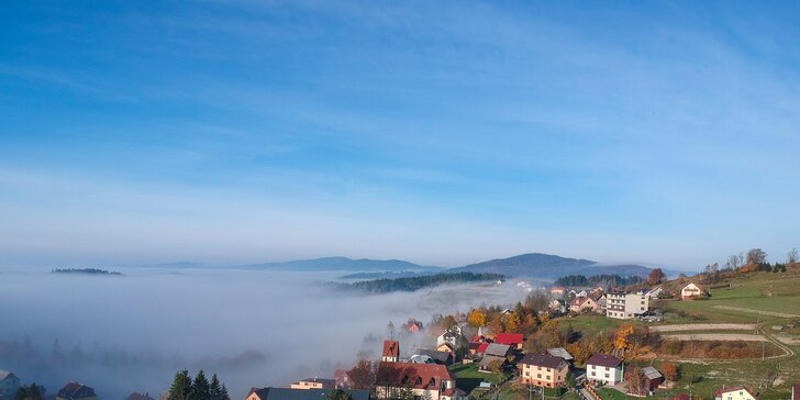 Spoznajte krásu poľských Beskýd: hotel len 1 km od hraníc, izba s balkónom a polpenzia