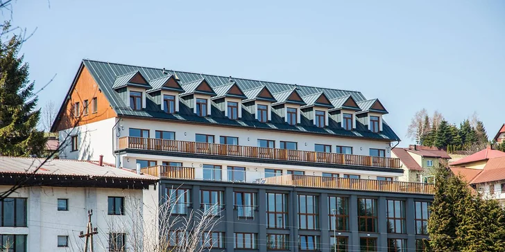 Spoznajte krásu poľských Beskýd: hotel len 1 km od hraníc, izba s balkónom a polpenzia