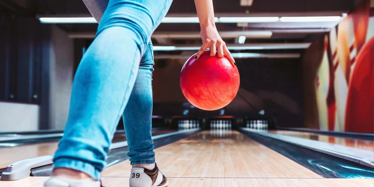 Relax aj zábava: Hodina bowlingu pre neobmedzený počet hráčov v Bowling Erika