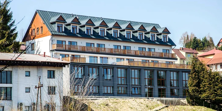 Spoznajte krásu poľských Beskýd: hotel len 1 km od hraníc, izba s balkónom a polpenzia