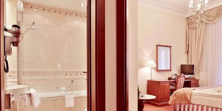 4* pobyt v centre Karlových Varov pre 2 osoby: wellness, chutná strava aj zľava na procedúry