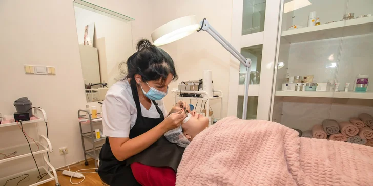 Lash lifting či dokonalé 1D alebo 3D mihalnice