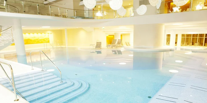 4* dovolenka v Portoroži: hotel so súkromnou plážou, raňajkami či polpenziou a bazénmi