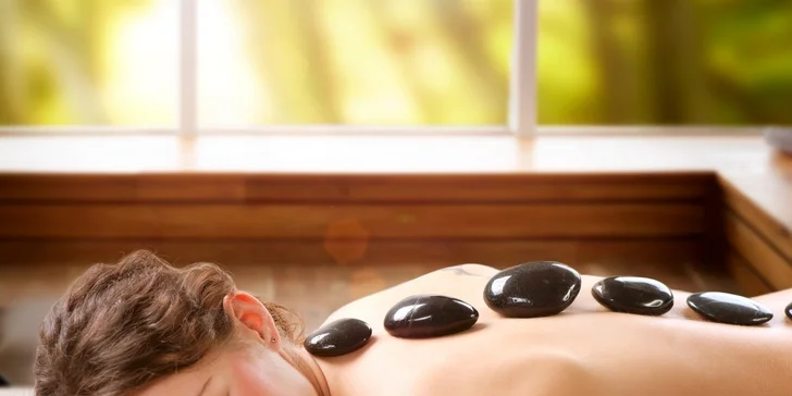 Romantický VIP privátny wellness vstup pre dvoch + masáž lávovými kameňmi a občerstvenie