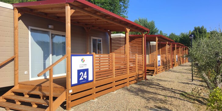 Mobilné domčeky s klimatizáciou a terasou až pre 5 osôb, plne vybavený kemp s bazénmi kúsok od Florencie