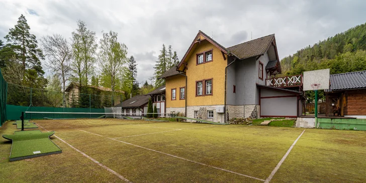 Nezabudnuteľná dovolenka v Tatrách: ubytovanie v rozprávkových zruboch a rodinných apartmánoch s raňajkami