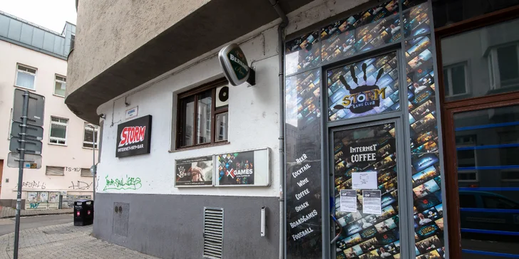 Hybaj do Storm Baru na 8 veľkých pív Bernard a 2x nachos so salsou!