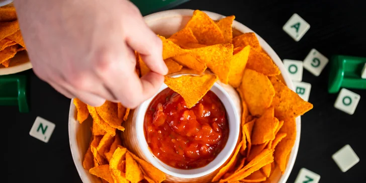 Hybaj do Storm Baru na 8 veľkých pív Bernard a 2x nachos so salsou!