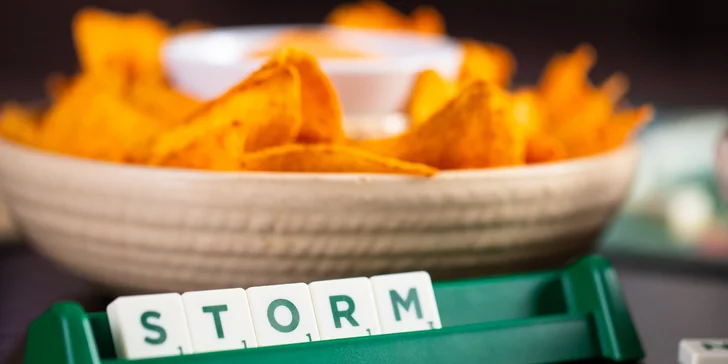Hybaj do Storm Baru na 8 veľkých pív Bernard a 2x nachos so salsou!