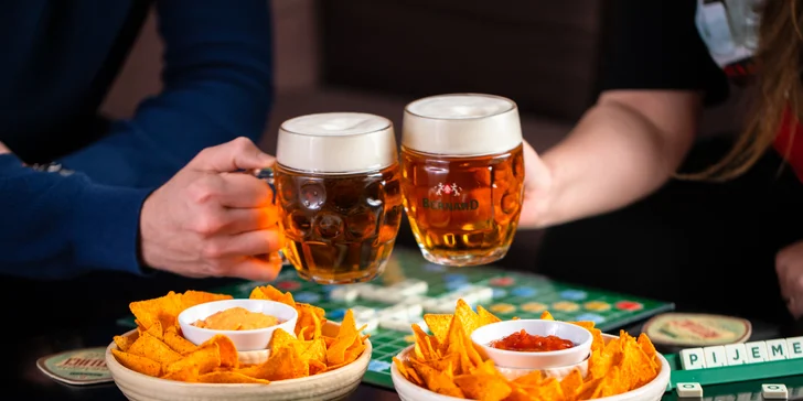 Hybaj do Storm Baru na 8 veľkých pív Bernard a 2x nachos so salsou!