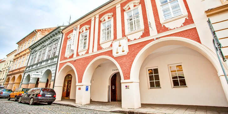 Pobyt v centre Českých Budějovíc: historická budova, raňajky a prosecco každý deň