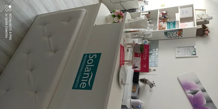 Balíčky kozmetických ošetrení: relaxačná masáž tváre, čistenie pleti skin scrubberom či laminácia obočia