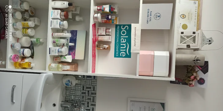 Balíčky kozmetických ošetrení: relaxačná masáž tváre, čistenie pleti skin scrubberom či laminácia obočia