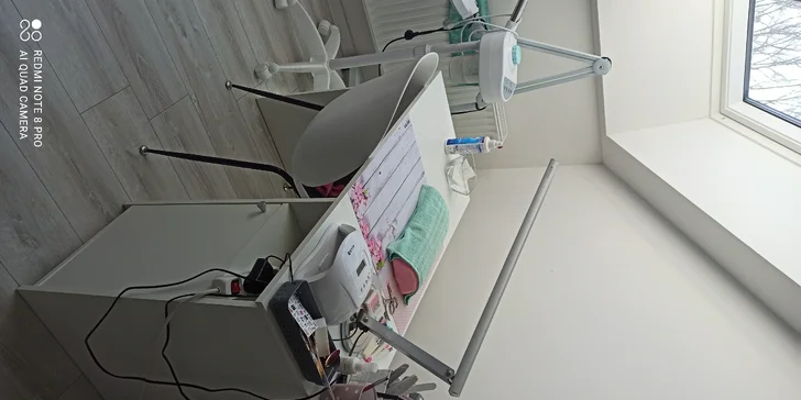 Balíčky kozmetických ošetrení: relaxačná masáž tváre, čistenie pleti skin scrubberom či laminácia obočia