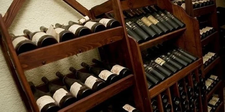 Pečené kačacie stehno alebo kuracie krídelká
