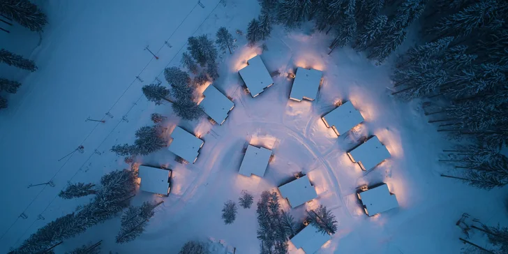 Dovolenka uprostred lesa v nových, unikátnych Björnson Tree Houses*** s neobmedzeným exteriérovým wellness a deťmi do 10r. zdarma!