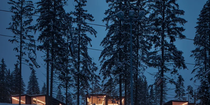 Dovolenka uprostred lesa v nových, unikátnych Björnson Tree Houses*** s neobmedzeným exteriérovým wellness a deťmi do 10r. zdarma!