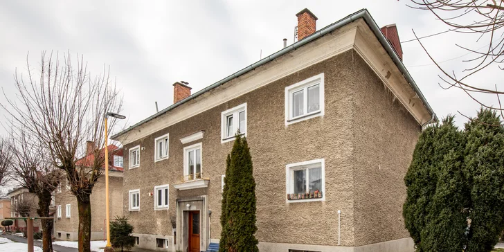 Konečne poriadny oddych: Masáž hlavy a tváre rukami a lávovými kameňmi