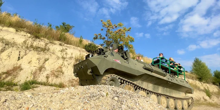 Adrenalínová jazda na beštiálnych obrnených transportéroch MT-LBu alebo OT-64 SKOT