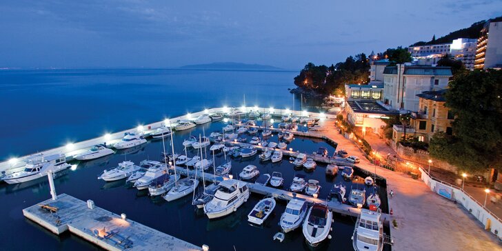 Moderný hotel na pobreží Istrie: polpenzia, sauny aj vonkajší bazén