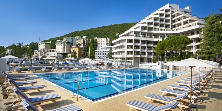 Moderný hotel na pobreží Istrie: polpenzia, sauny aj vonkajší bazén