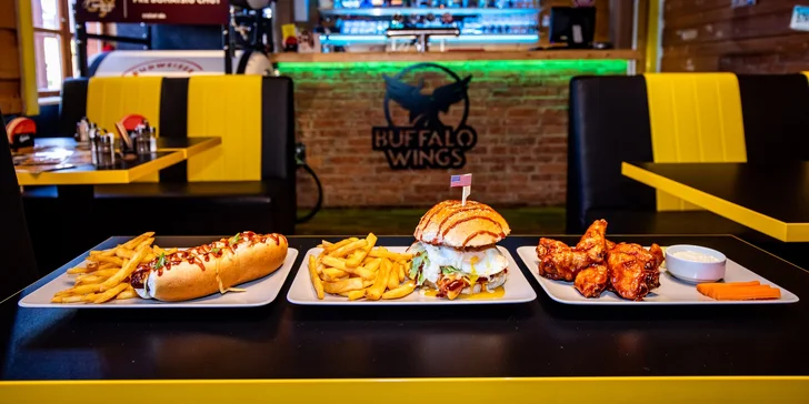Hot dog, smažené krídelká alebo burger aj s prílohami v Bufallo Wings