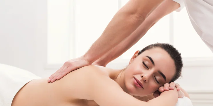 Tri druhy masáží pre vaše uvoľnenie: klasická, AMMA alebo AROMATOUCH masáž