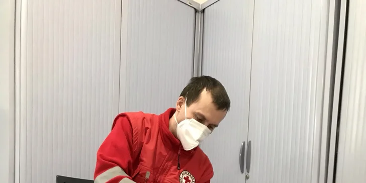 Naučte sa, ako podať prvú pomoc dospelému aj dieťaťu na online kurze Slovenského Červeného kríža