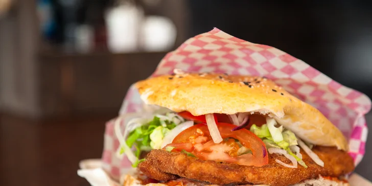 Kurací alebo bravčový SCHNITZEL v žemli. Iba osobný odber!