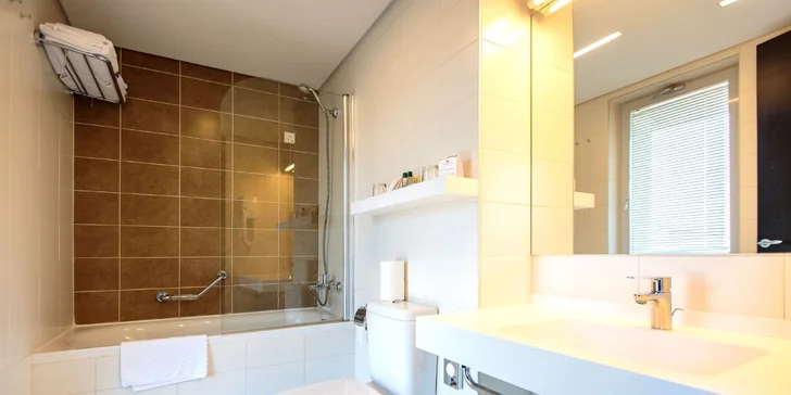Rodinná dovolenka v Poreči: hotel len 300 m od pláže, bazény a wellness, polpenzia s nápojmi, dieťa do 11,9 rokov zdarma