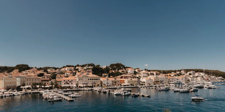 4* boutique hotel s raňajkami na krásnom ostrove Lošinj priamo na promenáde