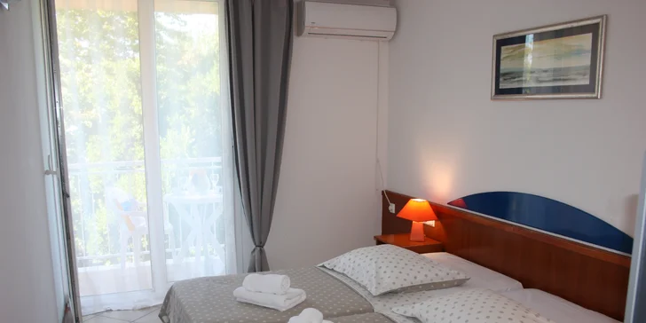 Na dovolenku do Chorvátska: hotel v Omiši blízko pláže, polpenzia