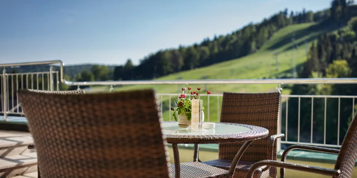 Výnimočný pobyt v perle poľských kúpeľov Krynici-Zdrój: 4* hotel so stravou, neobmedzeným wellness, detskou herňou aj požičovňou bicyklov