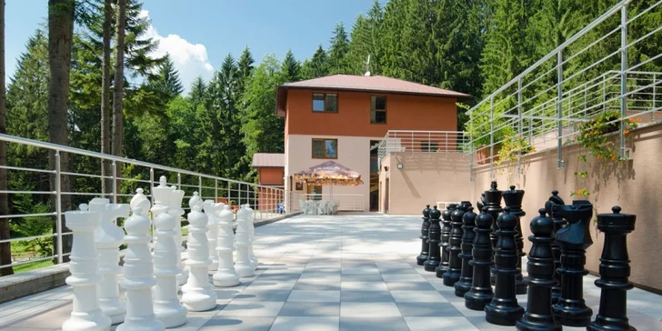 Privátny vstup do bazéna s wellness pre dvoch či celú rodinu