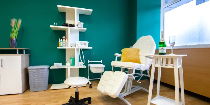 Relax pre vaše nohy: Wellnes alebo suchá pedikúra v Salóne Seberíni