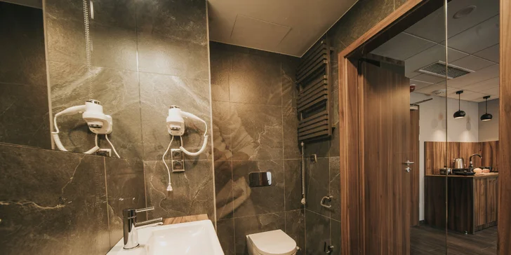 Pobyt v poľských Krkonošiach: nové apartmány pri jazere Sosnówka, raňajky či polpenzia