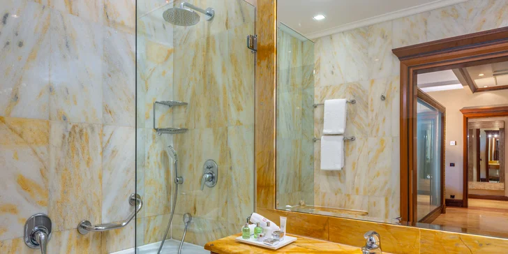 5* hotel v novorenesančnom paláci v centre Prahy: luxusné izby, varianty s raňajkami aj voľným vstupom do spa