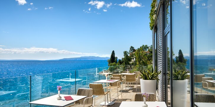 Dovolenka na Istrii: hotel priamo na pláži, vnútorný bazén a polpenzia s nápojmi