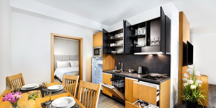Nový rezort MALADINOVO s rodinnými apartmánmi, pivnými kúpeľmi a špičkovou reštauráciou BERNARD