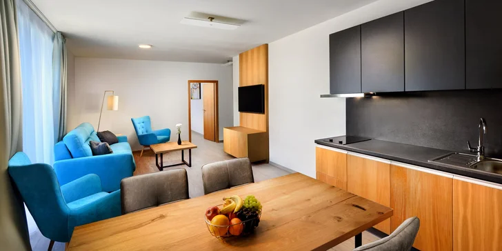 Nový rezort MALADINOVO s rodinnými apartmánmi a letným detským programom, wellness, pivnými kúpeľmi a reštauráciou BERNARD