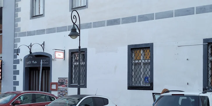 Pedikúra pre dokonalé nohy: mokrá, prístrojová, kombinovaná s lakovaním alebo wellness pedikúra s peelingom, masážou a lakovaním
